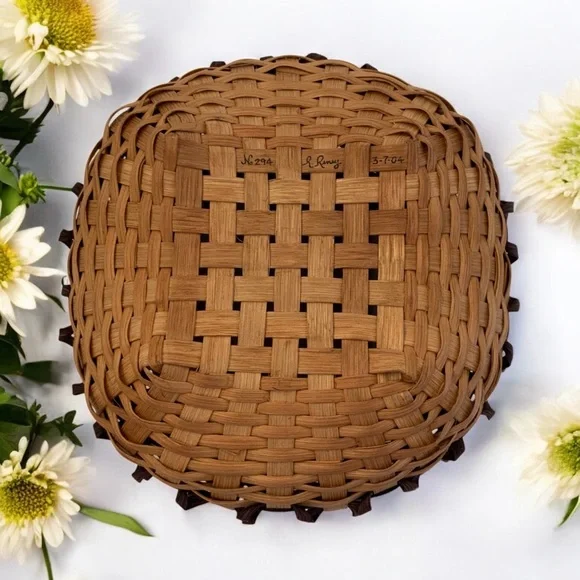 Artisan Crafted Curly Split Oak Basket By R. Riney, 2004, Round & Square Bottom - Picture 4 of 10
